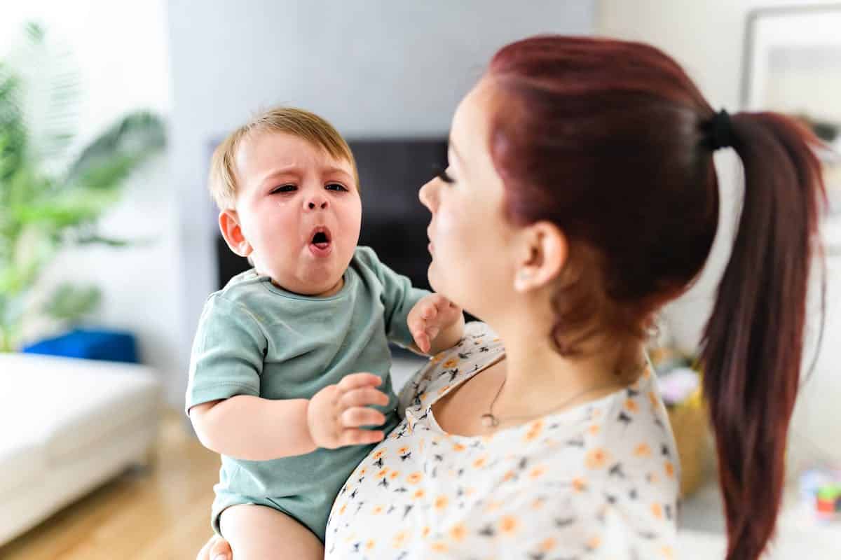 Bronchiolite chez bébé : à quels traitements s’attendre ?