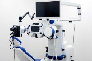 Bien voir pour bien vieillir : focus sur la chirurgie réfractive à Grenoble